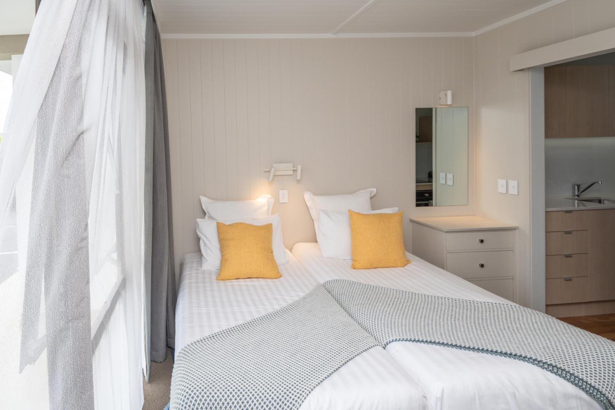 Whispering Sands Beachfront Motel Gisborne Kültér fotó