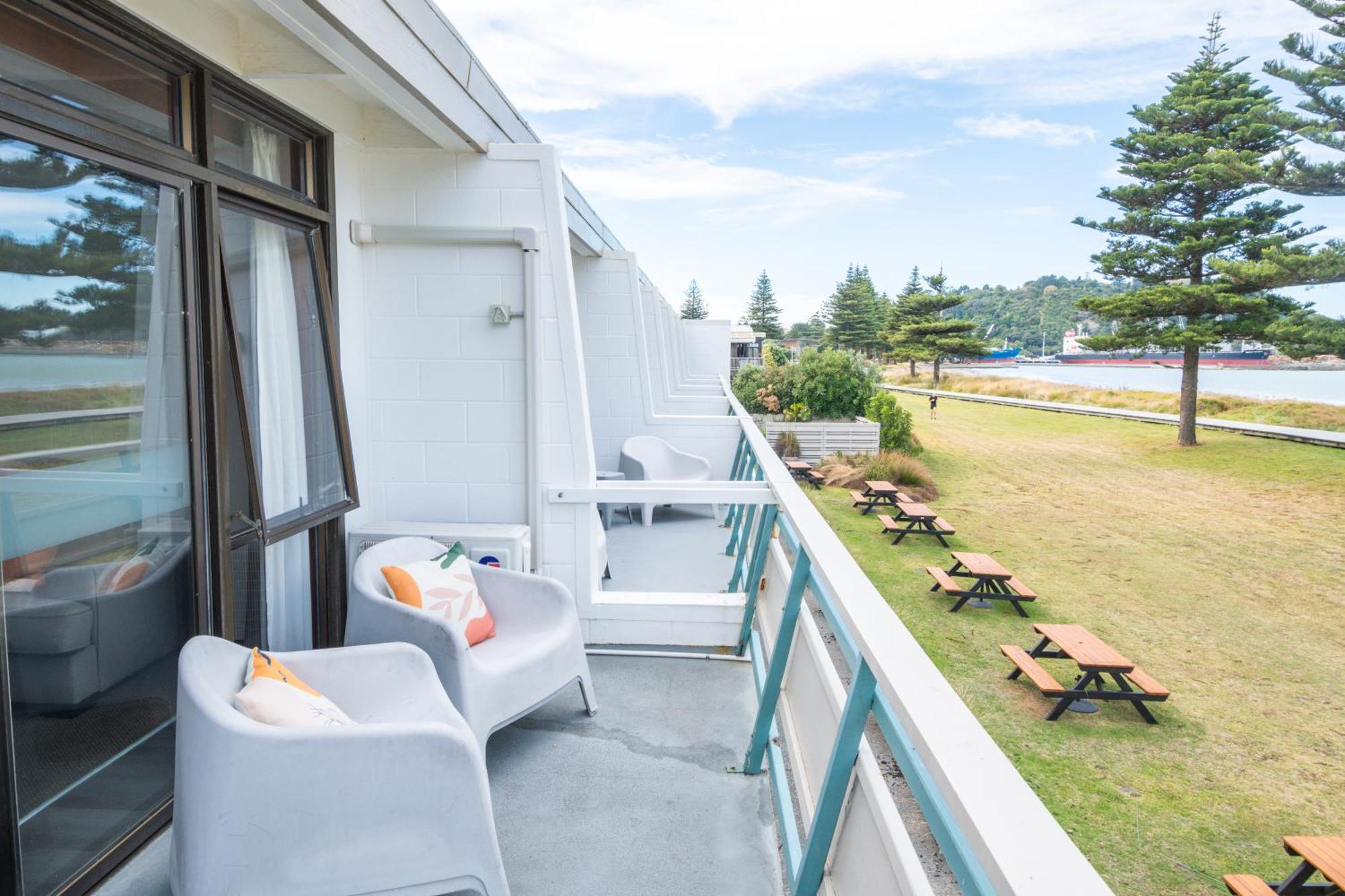 Whispering Sands Beachfront Motel Gisborne Kültér fotó