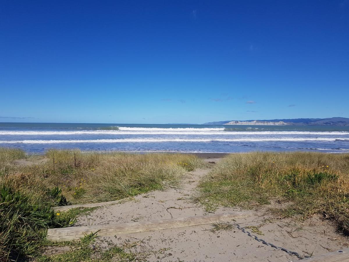 Whispering Sands Beachfront Motel Gisborne Kültér fotó