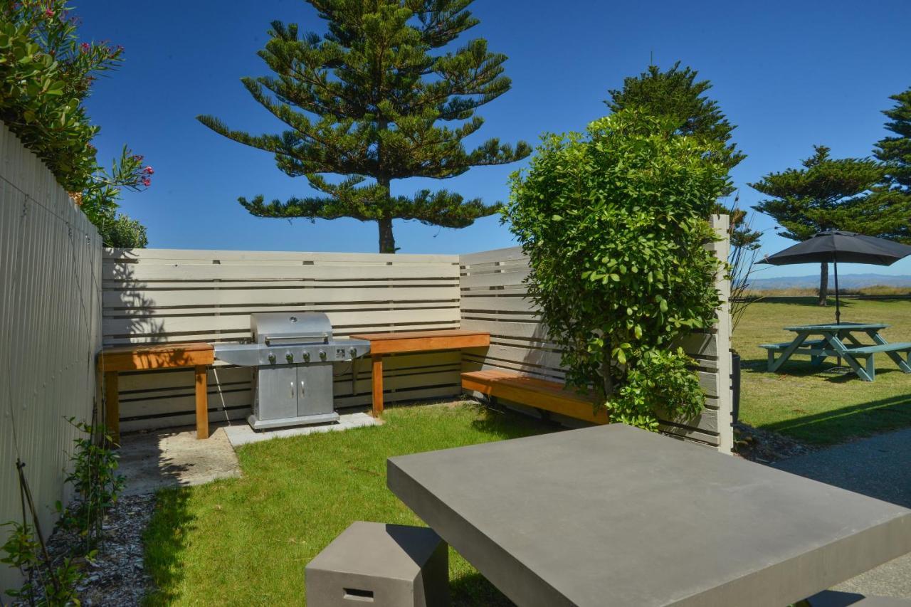 Whispering Sands Beachfront Motel Gisborne Kültér fotó