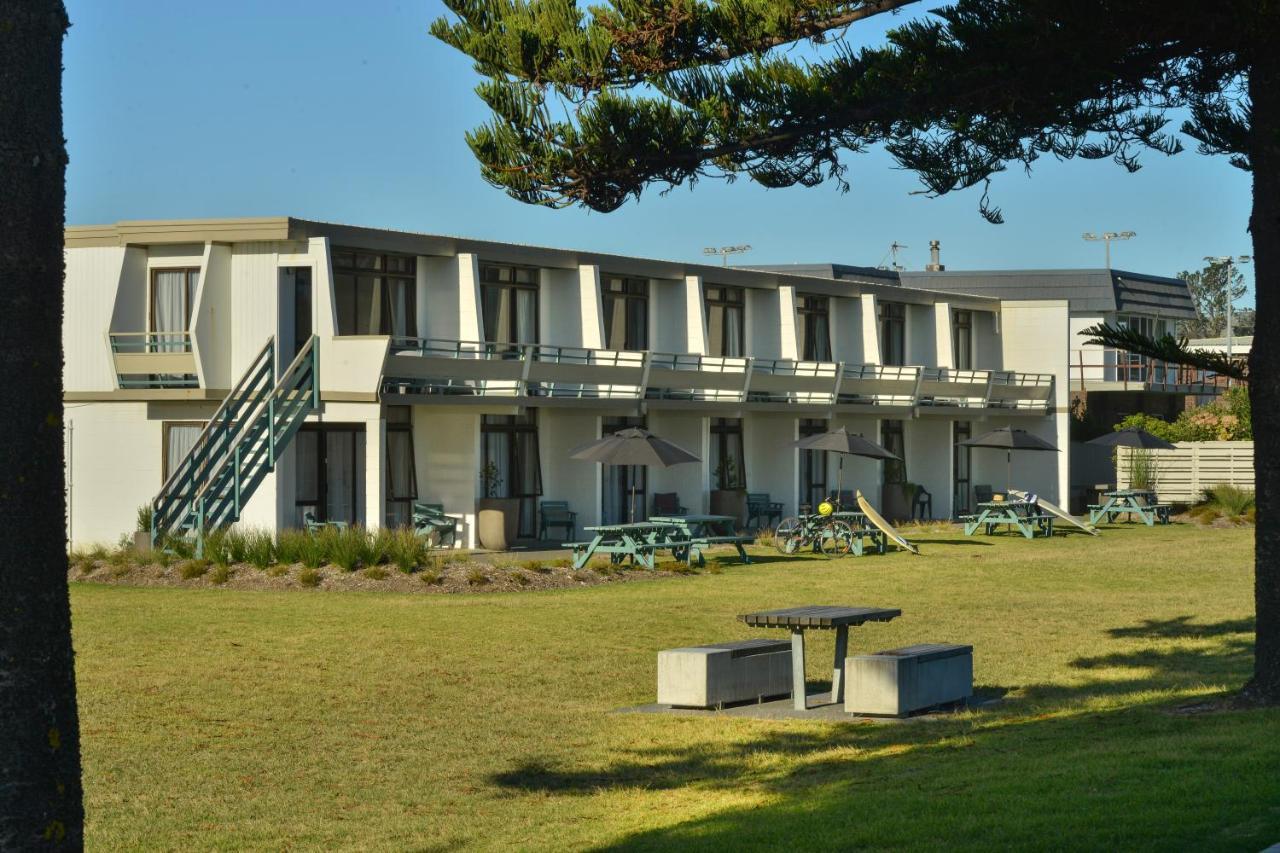 Whispering Sands Beachfront Motel Gisborne Kültér fotó